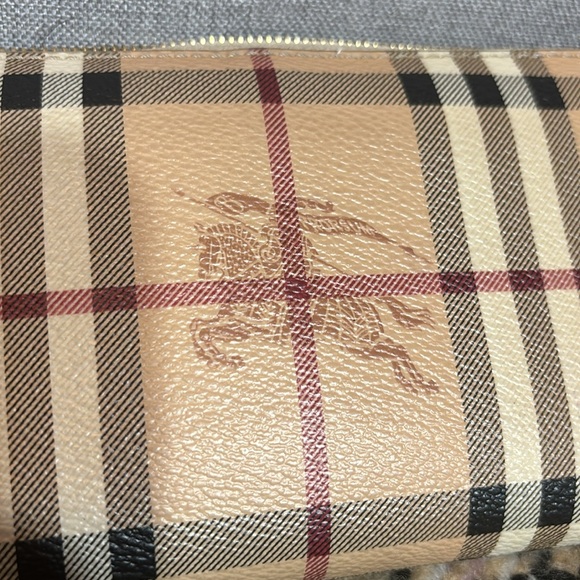 BURBERRY zip wallet - classic cream and Burberry check - Picture 3 of 12